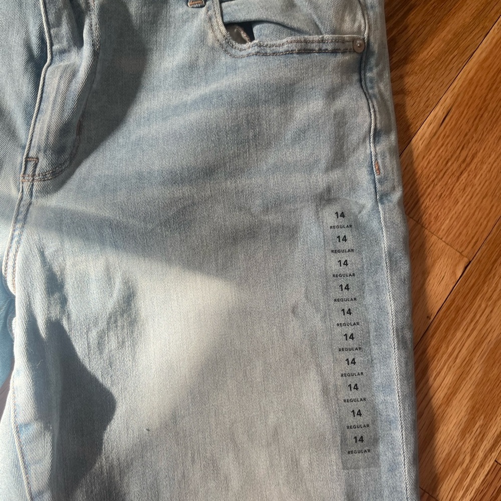 American Eagle Outfitters Light Blue Flare Leg Jeans - Picture 5 of 6
